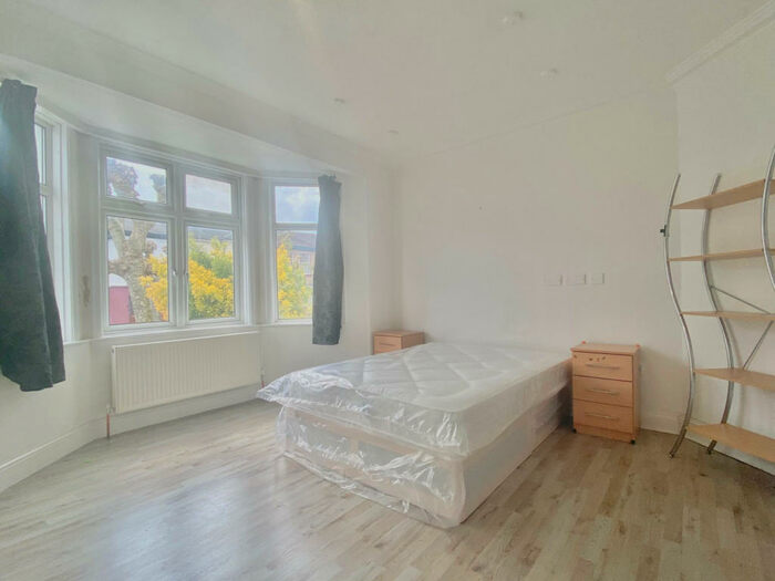 1 Bedroom Terraced House To Rent In Mitcham, CR4