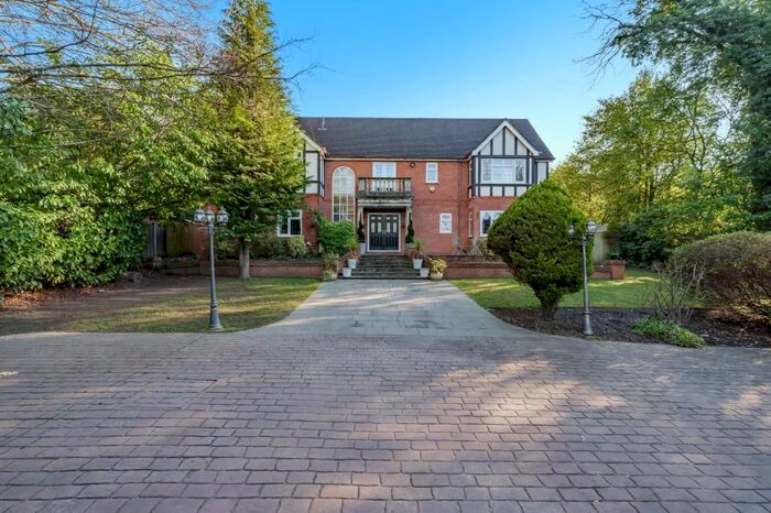 5 Bedroom Detached House To Rent In Bagshot, Surrey, GU19
