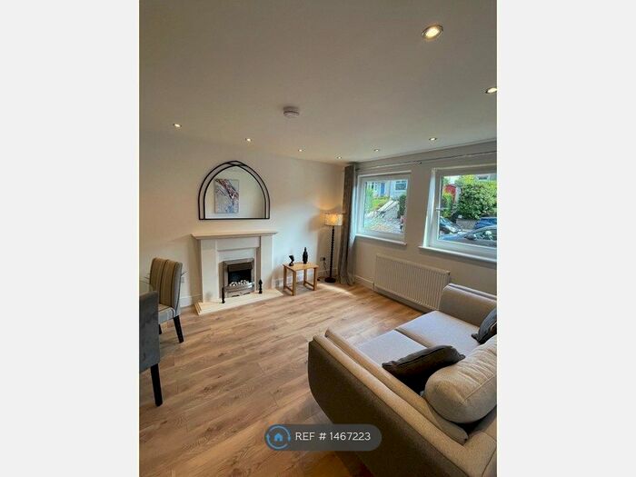 2 Bedroom Flat To Rent In Craighouse Gardens, Edinburgh, EH10