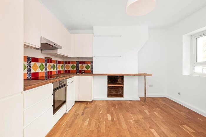 3 Bedroom Apartment For Sale In Friary Estate, Peckham, London, SE15
