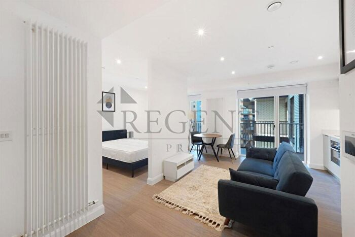 Apartment To Rent In The Wellspring, Royal Eden Docks, E16