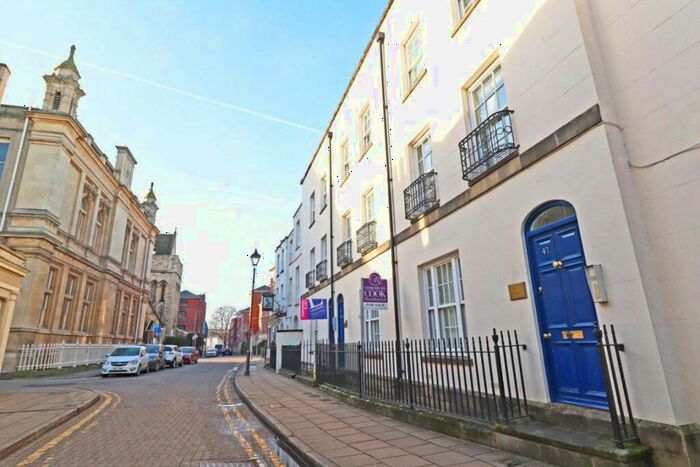 1 Bedroom Flat To Rent In St Georges Place, GL50