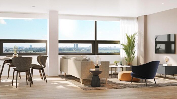 3 Bedroom Apartment To Rent In The Octagon, Birmingham, B3