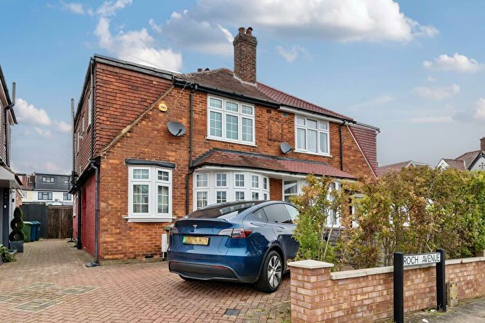 4 Bedroom Semi-Detached House To Rent In Edgware, Harrow, HA8
