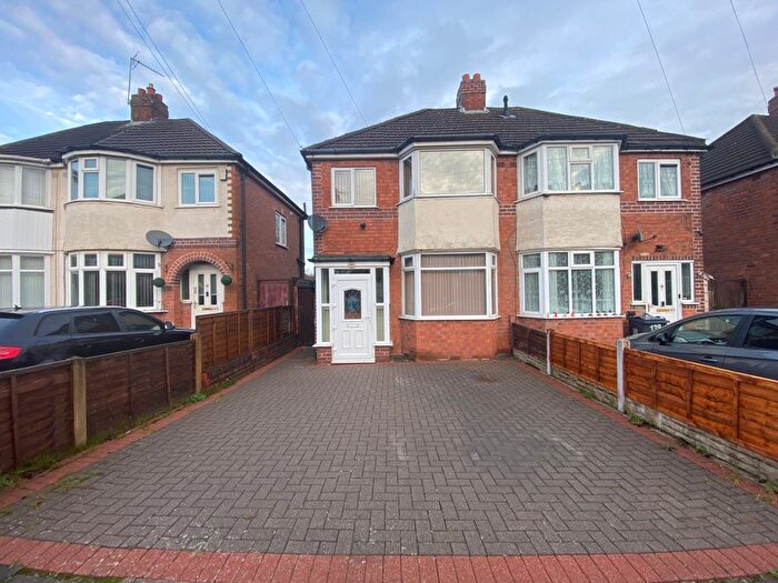 3 Bedroom Semi Detached House For Sale In Cramlington Road, Birmingham, B42