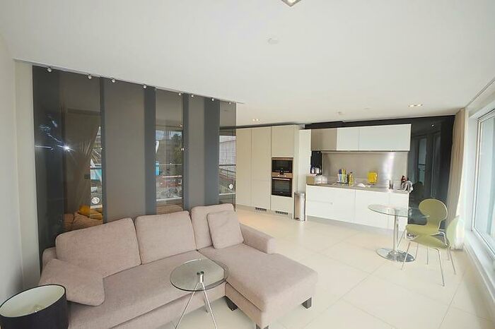 Apartment To Rent In Bezier Apartments, City Road, Old Street, Shoreditch, London, EC1Y