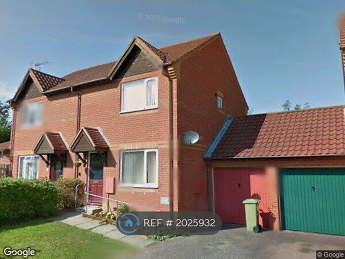 3 Bedroom Semi-Detached House To Rent In Chartley Court, Shenley Brook End, Milton Keynes, MK5