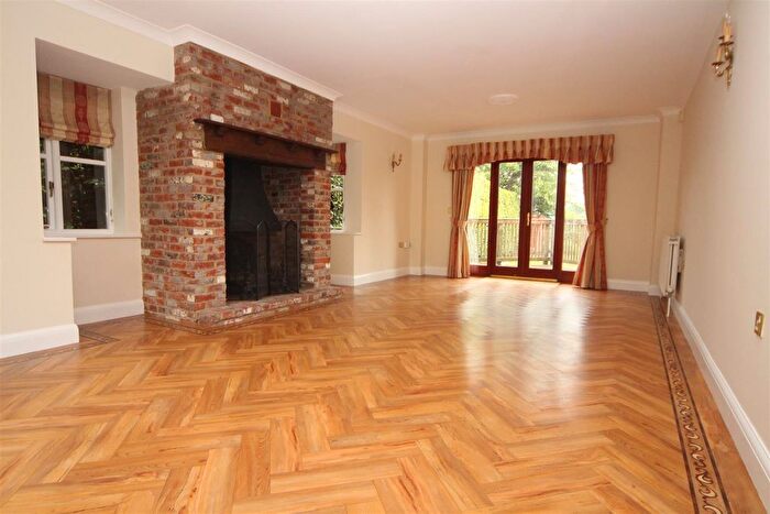 5 Bedroom Detached House To Rent In Stickens Lane, East Malling, ME19
