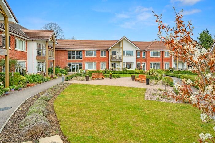 2 Bedroom Flat To Rent In Medway House, Charters Village Drive, East Grinstead, West Sussex, RH19