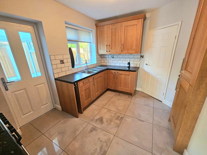 2 Bedroom Bungalow To Rent In Alfred Avenue, Nottingham, Nottinghamshire, NG3