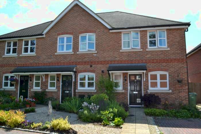 2 Bedroom Terraced House To Rent In Siareys Close, Chinnor OX39