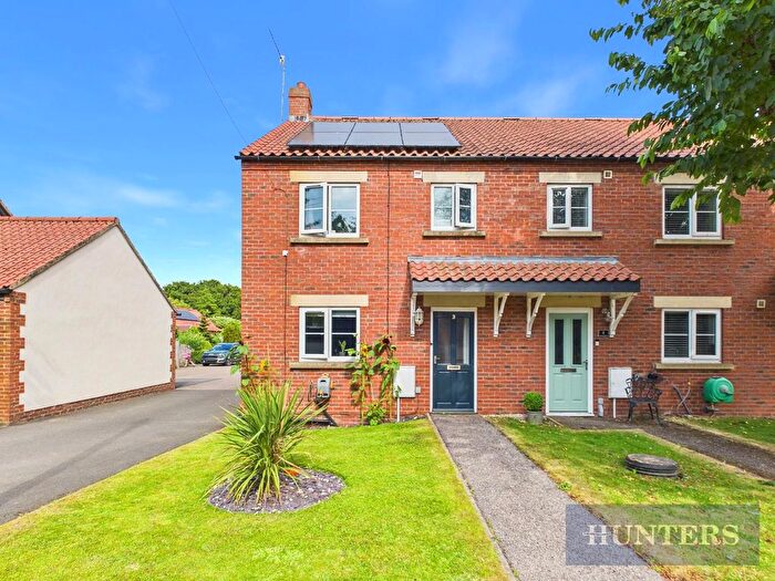 3 Bedroom End Terrace House For Sale In Ash Court, Foxholes, Driffield, YO25