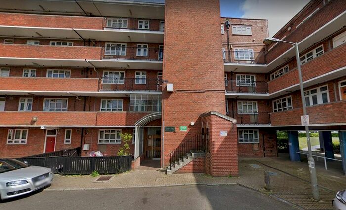 4 Bedroom Flat To Rent In Aldrington Road, London, SW16