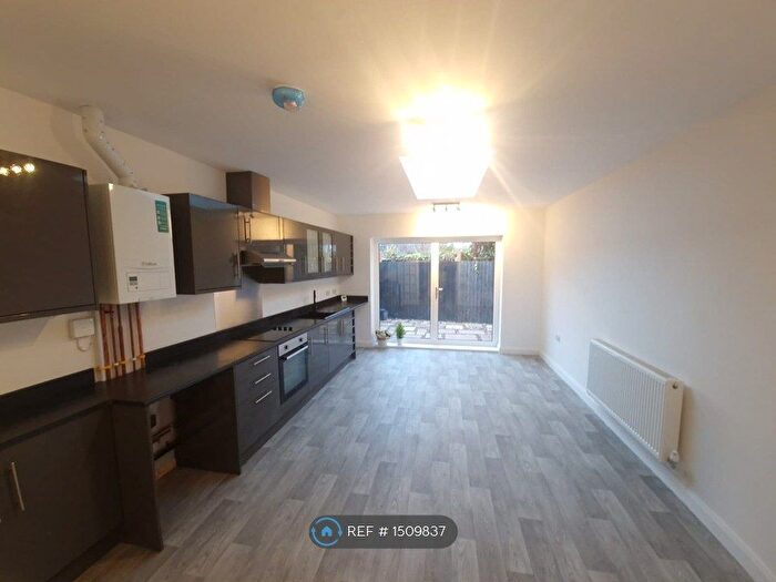 4 Bedroom Terraced House To Rent In Valence Wood Road, Dagenham, RM8