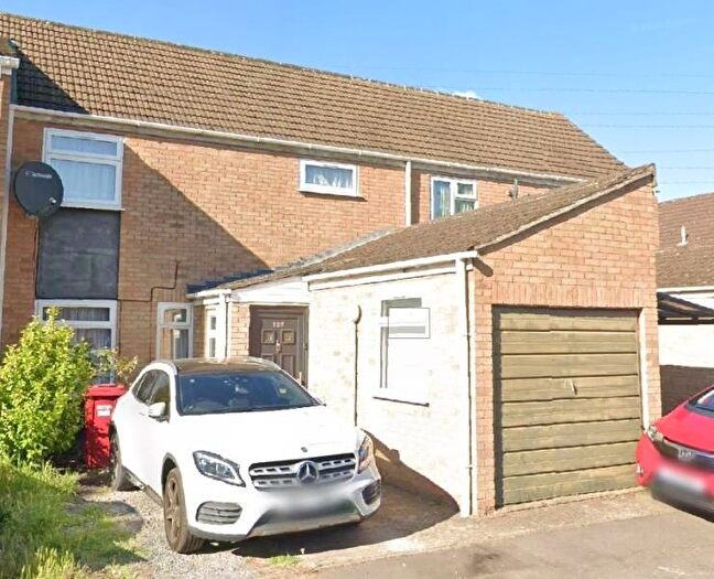 3 Bedroom Property To Rent In Rochford Gardens, Slough, SL2