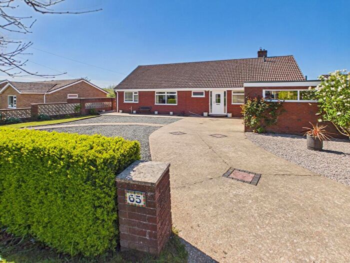 3 Bedroom Detached Bungalow For Sale In Louth Road, Horncastle, LN9