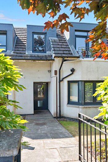 2 Bedroom Flat For Sale In / North Gyle Terrace, Corstorphine, Edinburgh, EH12