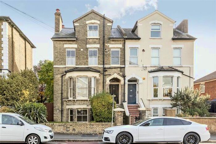 1 Bedroom Flat To Rent In Kempshott Road, London, SW16