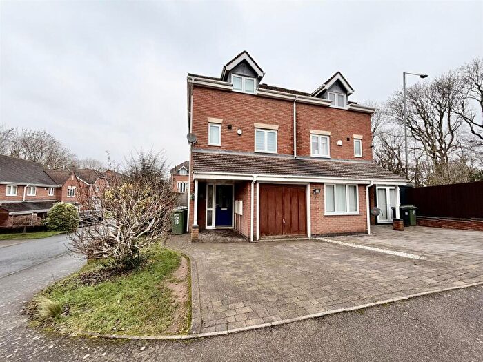 3 Bedroom Property To Rent In Kenneth Vincent Close, Redditch, B97