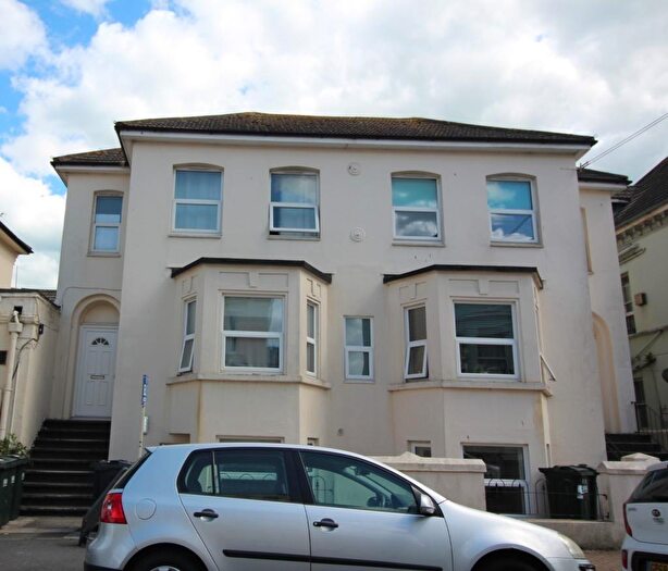 2 Bedroom Flat To Rent In Pevensey Road, Eastbourne, East Sussex, BN22