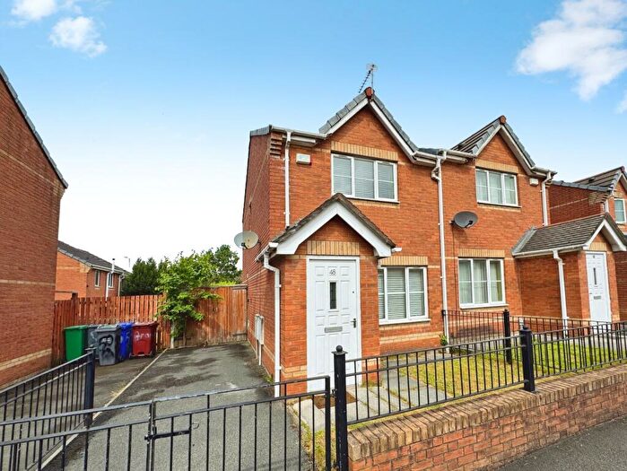2 Bedroom Semi-Detached House For Sale In Gravenmoor Drive, Salford, Greater Manchester, M7