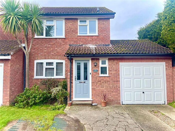3 Bedroom Link Detached House For Sale In Viscount Drive, Mudeford, Dorset, BH23