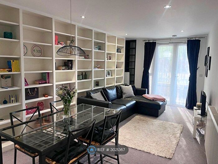 2 Bedroom Flat To Rent In Brickfield Road, London, SW4