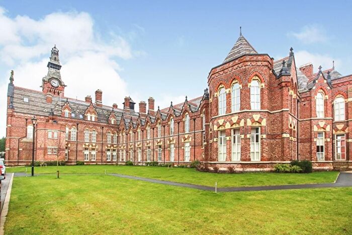 2 Bedroom Flat To Rent In Pennington Gardens, Cheadle, SK8