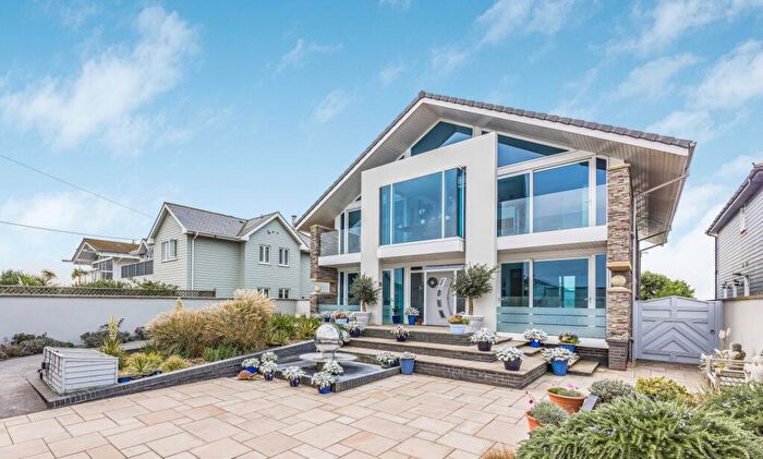 5 Bedroom Detached House For Sale In East Bracklesham Drive, Bracklesham Bay, Chichester, West Sussex, PO20