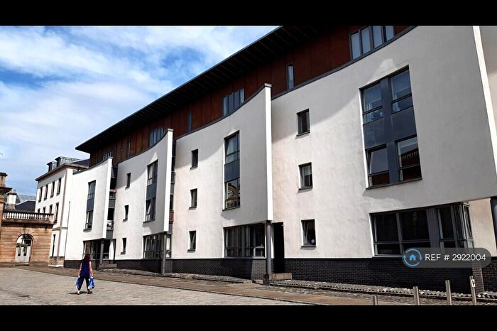 2 Bedroom Flat To Rent In Graham Square, Glasgow, G31