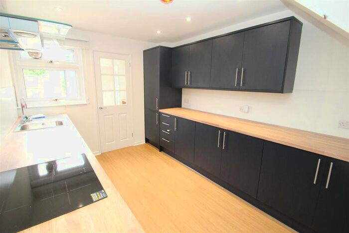 3 Bedroom End Of Terrace House To Rent In Tresilian Square, Hemel Hempstead, HP2