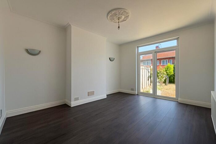 4 Bedroom Terraced House To Rent In Winchester Road, Edmonton, N9