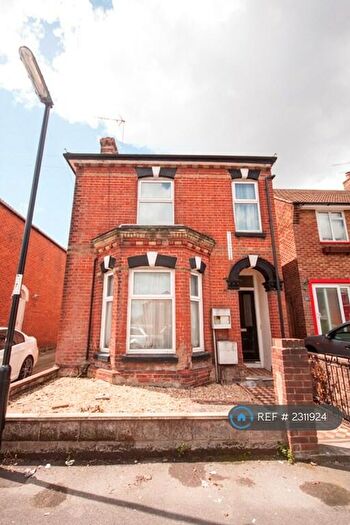 8 Bedroom Detached House To Rent In Cambridge Road, Southampton, SO14