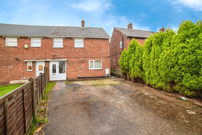 3 Bedroom Semi Detached House For Sale In Davies Avenue, Sutton-in-Ashfield, Nottinghamshire, NG17