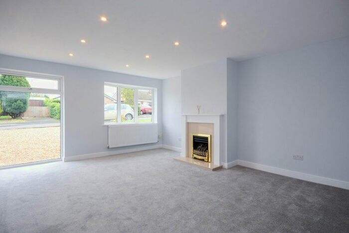 2 Bedroom Bungalow To Rent In Riber Close, Inkersall, Chesterfield, S43