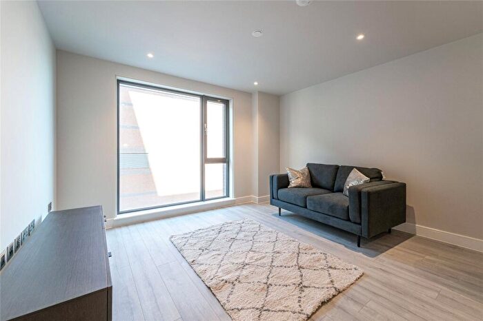 2 Bedroom Apartment To Rent In St Martins Place, Broad Street, Birmingham, West Midlands, B15