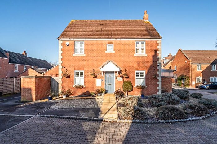 4 Bedroom Detached House To Rent In Kingfisher Grove, Three Mile Cross, RG7