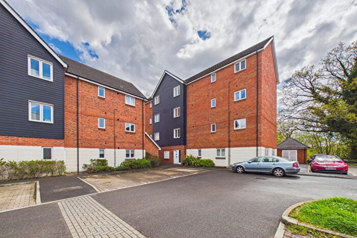 2 Bedroom Flat For Sale In Centrifuge Way, Farnborough, Hampshire, GU14