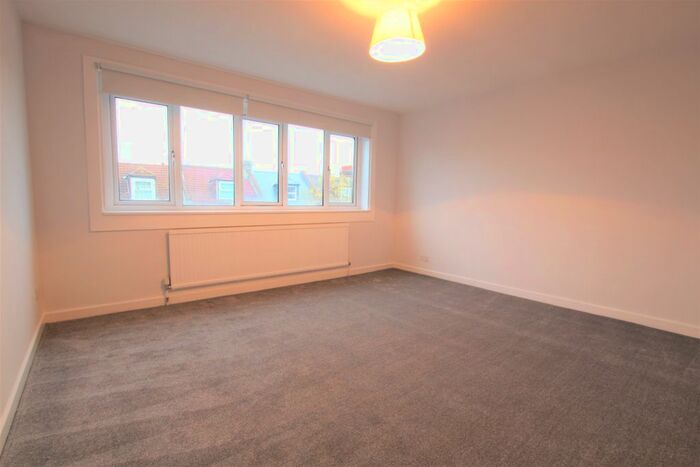 2 Bedroom Flat To Rent In Mitcham Road (), Tooting, SW17