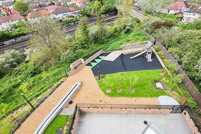 2 Bedroom Apartment To Rent In Oberman Road, London, NW10