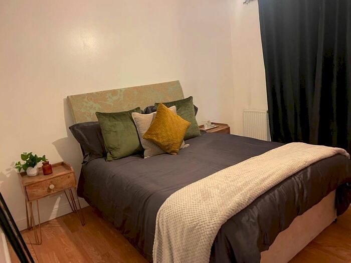 1 Bedroom Semi-Detached House To Rent In Northumberland Avenue, Isleworth, TW7