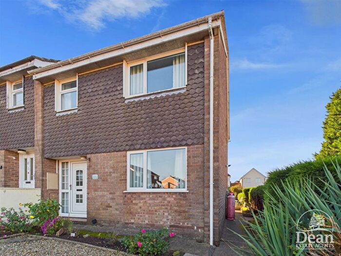 4 Bedroom Semi Detached House For Sale In York Road, Cinderford, GL14