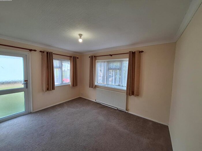 1 Bedroom Park Home To Rent In Sunningdale, Winchester, SO21