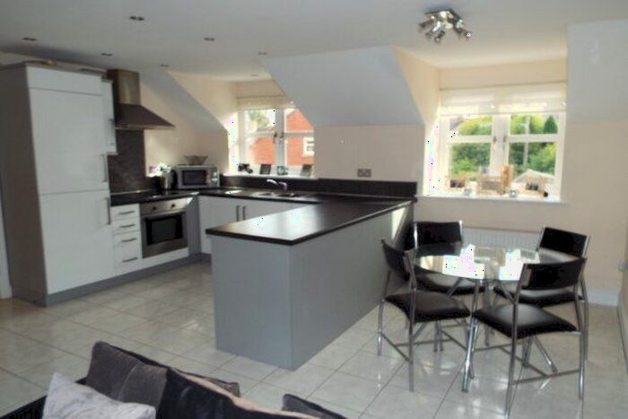 2 Bedroom Flat To Rent In Brooks Close, Swadlincote, DE12