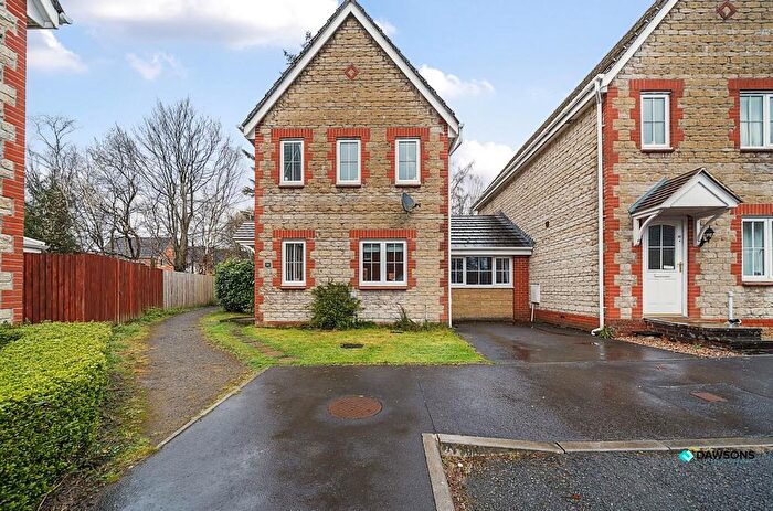 3 Bedroom Link Detached House For Sale In Ffordd Ger Y Llyn, Penllergaer, Swansea, SA4