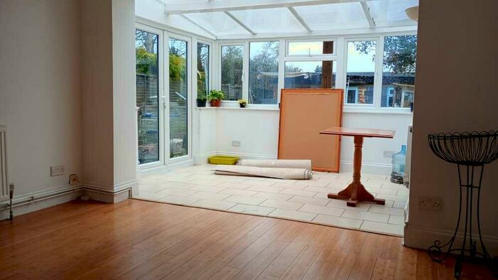 4 Bedroom Terraced House To Rent In Westminster Avenue, : Bed Rec Bath, CR7