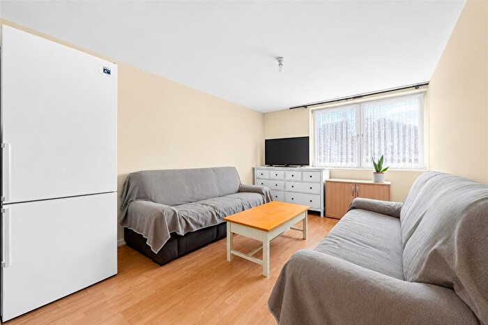 1 Bedroom Flat For Sale In Station Road, London, E12