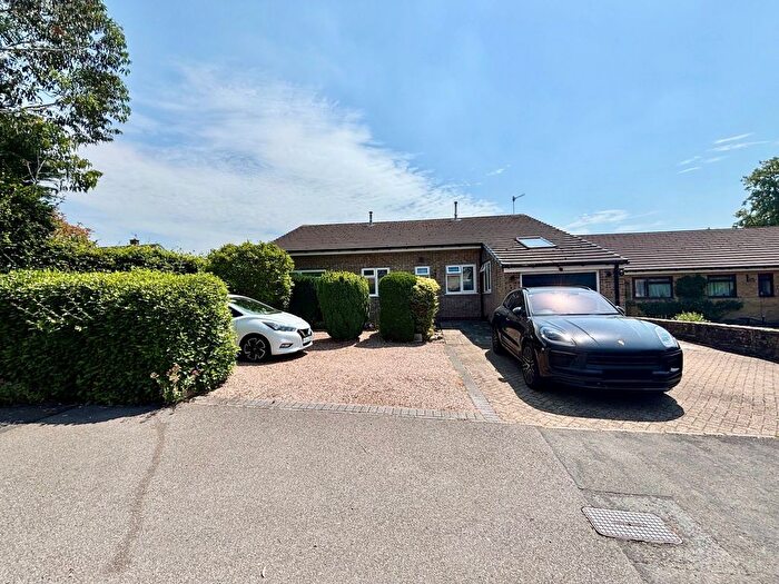 3 Bedroom Detached Bungalow For Sale In The Parkway, Darley Dale, DE4