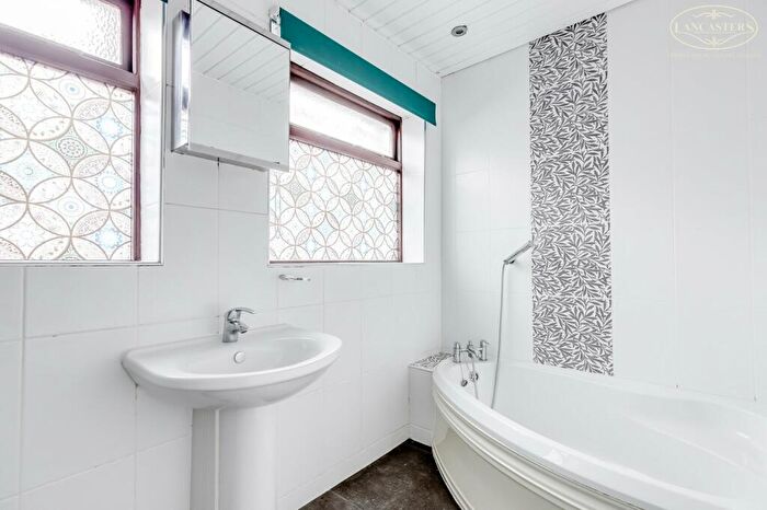 3 Bedroom Detached Bungalow For Sale In Stocks Park Drive, Horwich, Bolton, BL6
