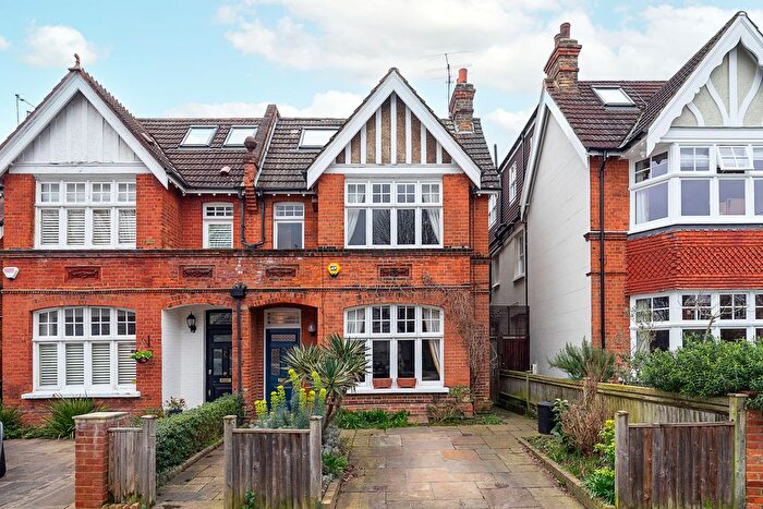 7 Bedroom Detached House For Sale In Palewell Park, London, SW14